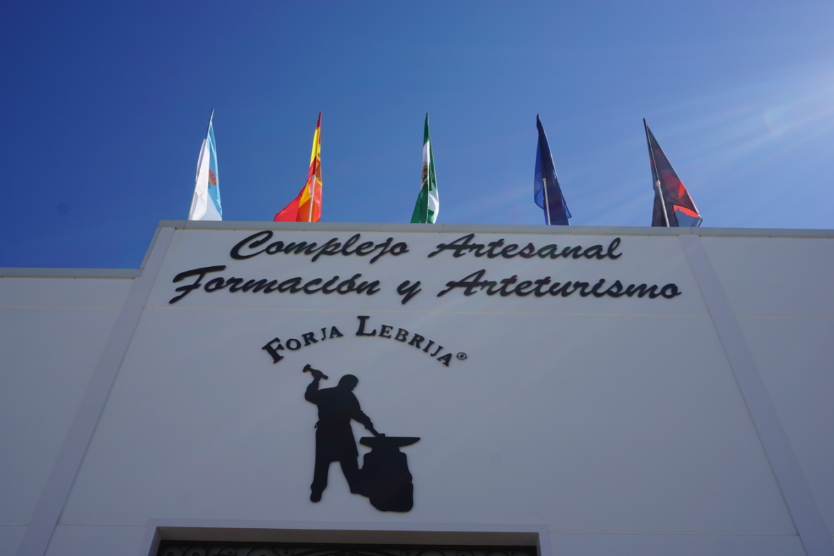 Se inaugura en Lebrija un complejo artesanal de formación y arteturismo vinculado a la forja