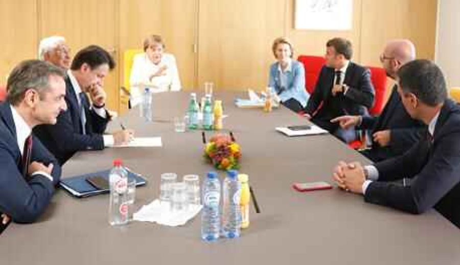 La UE pacta un salto histórico en su modelo presupuestario para frenar la crisis de la covid-19
