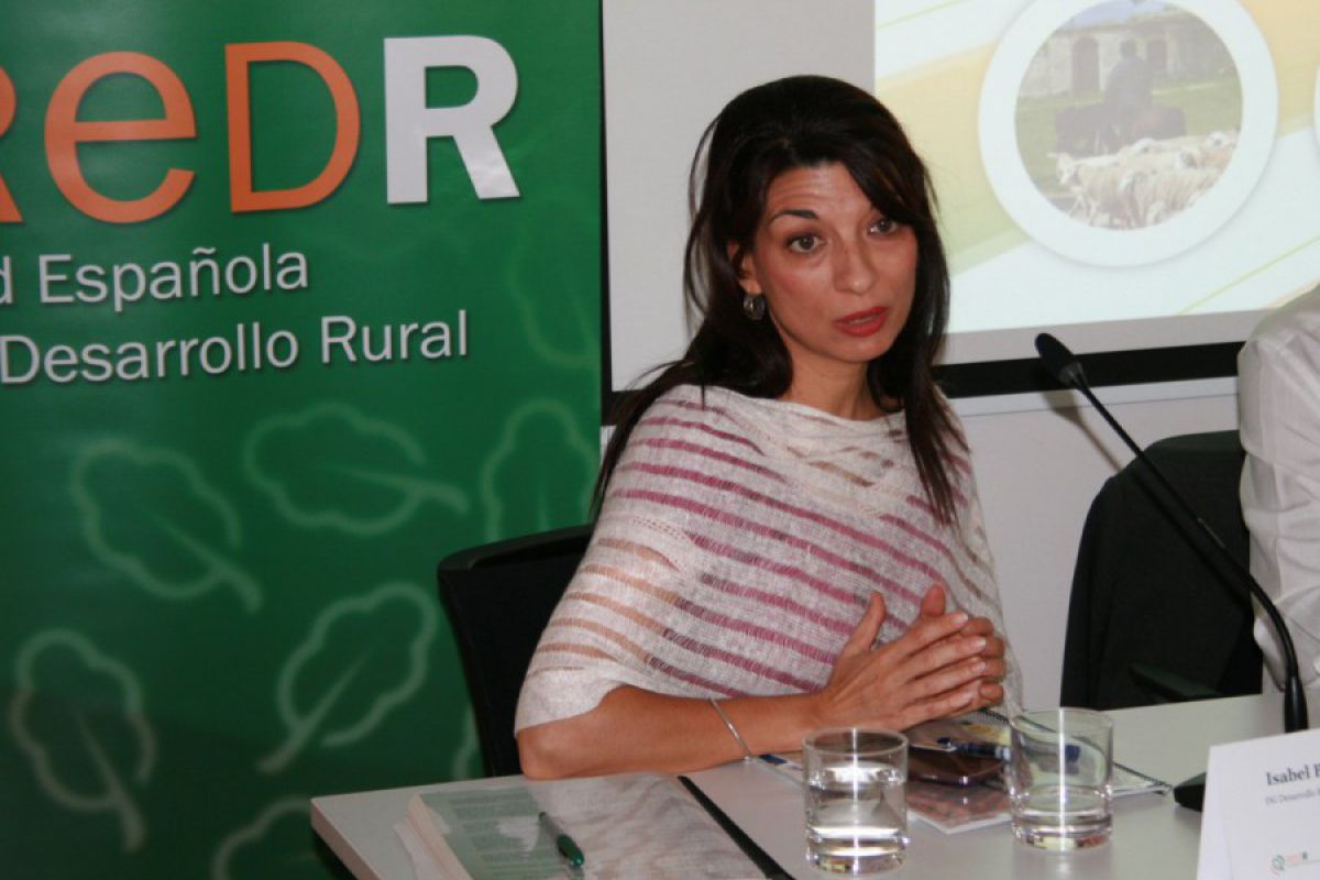 Isabel Bombal, Directora General de Desarrollo Rural del Ministerio de Agricultura: “Hay que superar la brecha urbano rural; que vivir en los pueblos sea una elección, no la última de las opciones”