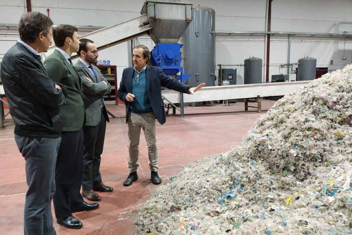 Andalucía incentiva con 1,4 M€ la puesta en marcha de una planta de producción de hidrocarburos en Espiel con el apoyo de FEDER