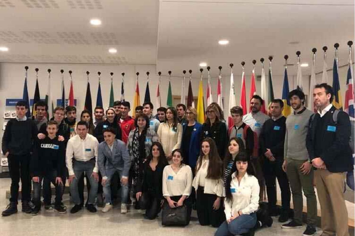 El alumnado de San Gabriel defiende en Bruselas el medio rural