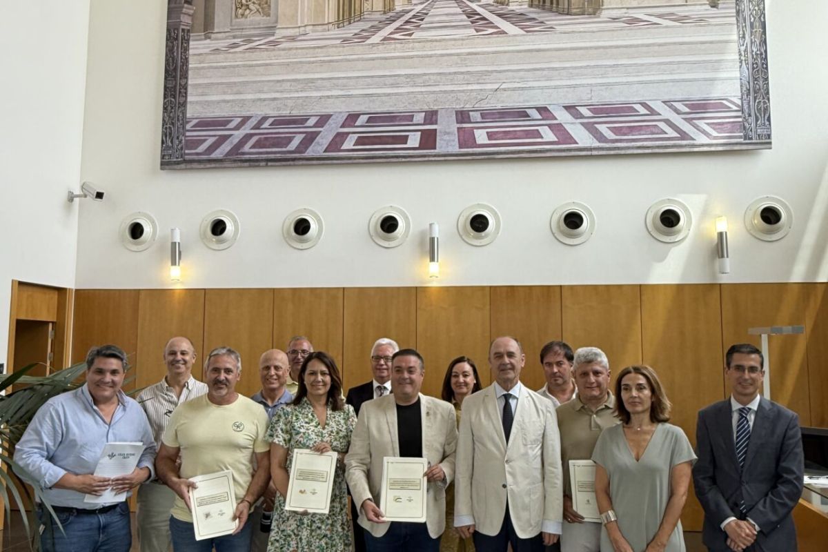 Caja Rural de Jaén sella un convenio con los siete Grupos de Desarrollo Rural de la provincia para impulsar el medio rural Asociación para el Desarrollo Rural de Andalucía Caja Rural de Jaén sella un convenio con los siete Grupos de Desarrollo Rural de la provincia para impulsar el medio rural