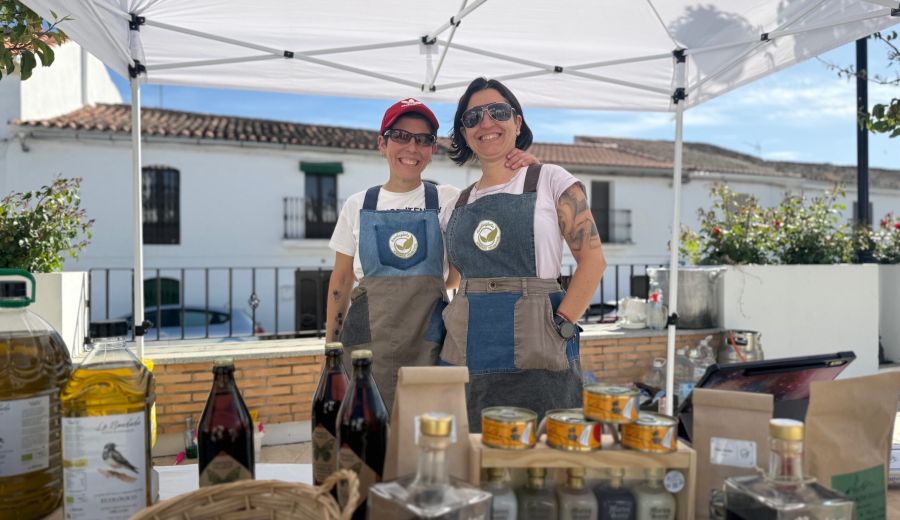 Arroyomolinos de León se vuelca con la producción local y artesana de la Sierra de Huelva
