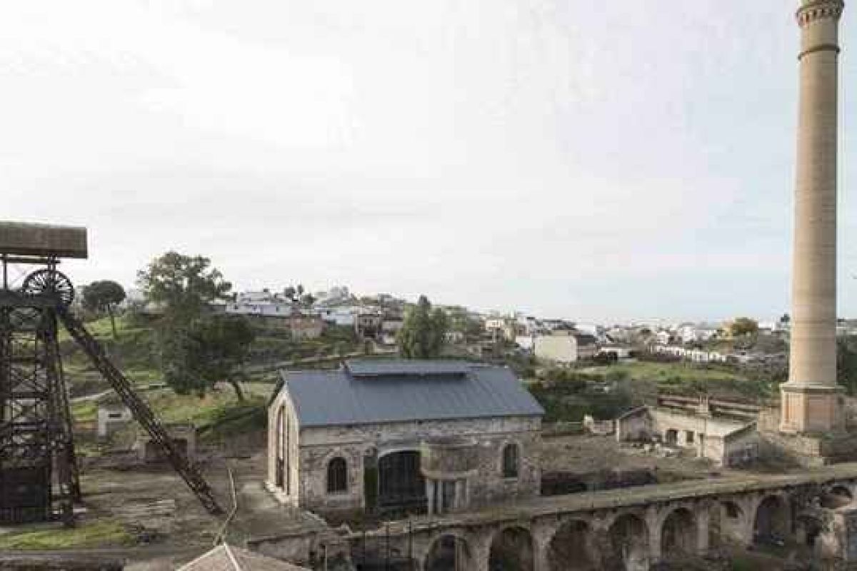 La Sevilla vaciada abre la puerta del tiempo