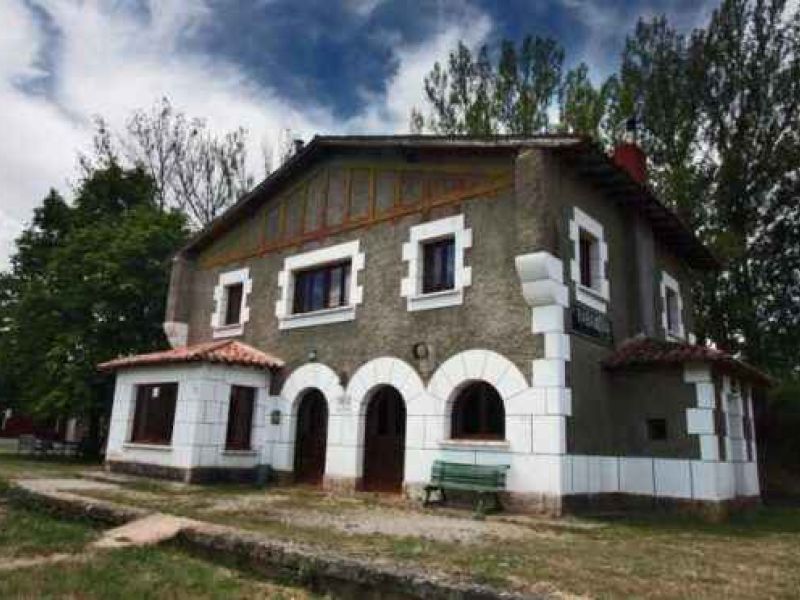 Más de 350 estaciones de tren de la España vaciada cierran la venta de billetes presencial