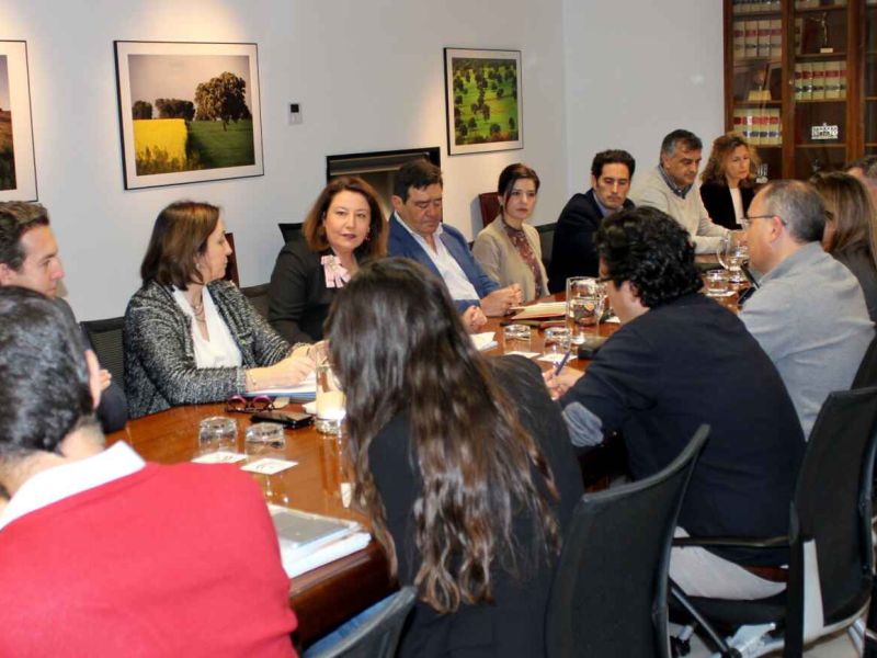 Agricultura trabajará para reducir los trámites burocráticos actuales en al menos un 20%