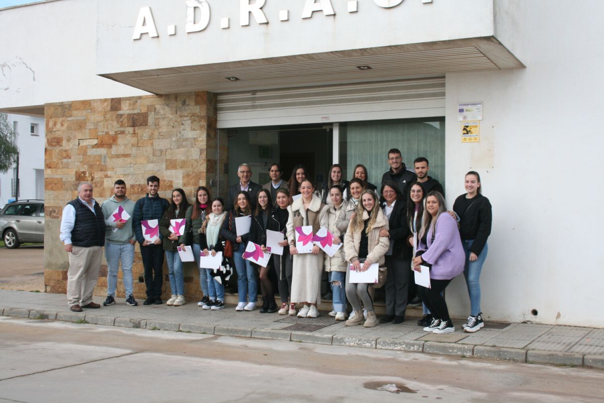 Un centenar de jóvenes de la provincia de Huelva concluyen sus prácticas laborales del Plan HEBE Primera Oportunidad
