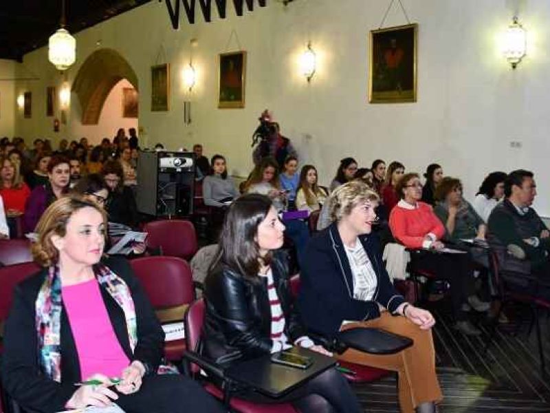 Expertos alertan en Osuna de una tendencia a frivolizar sobre la violencia machista