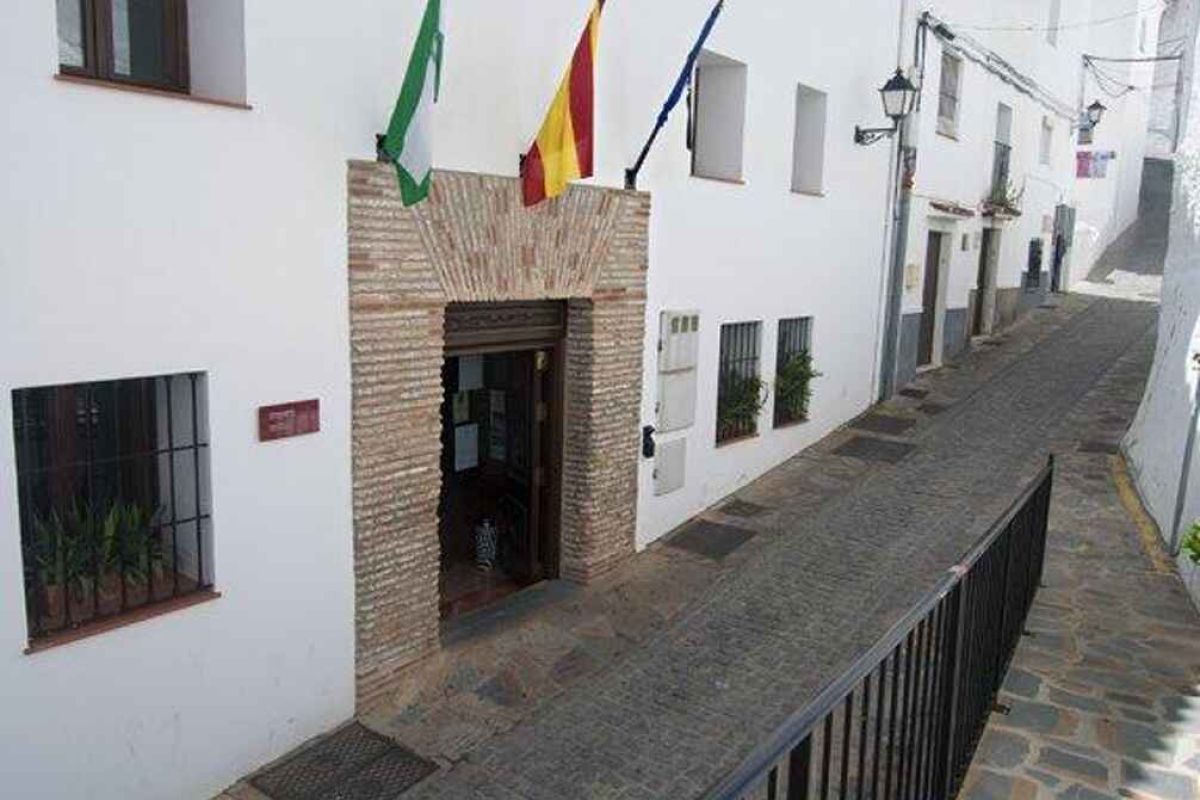 Persistencia en el olvido del mundo rural: La desaparición de los Registros Civiles Municipales