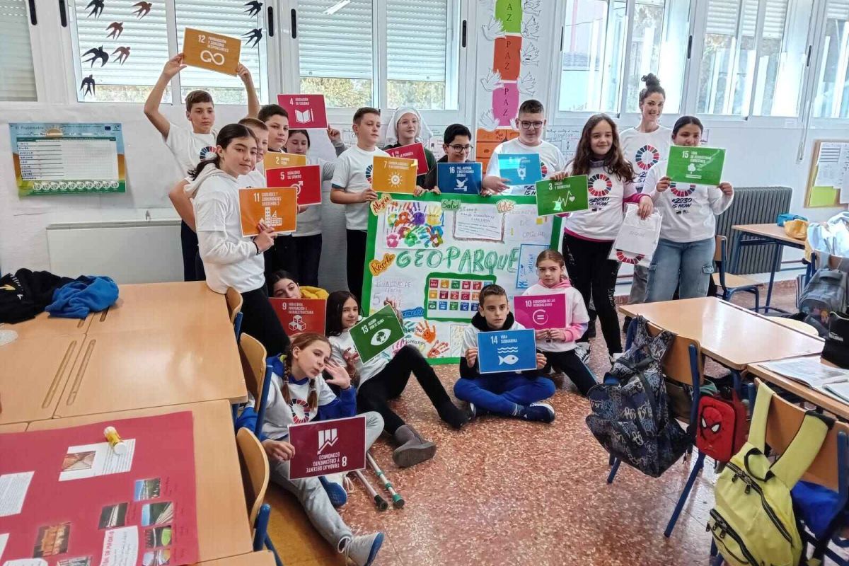 Los centros educativos del Altiplano de Granada participantes en el programa de difusión de los ODS celebran su jornada final en Baza