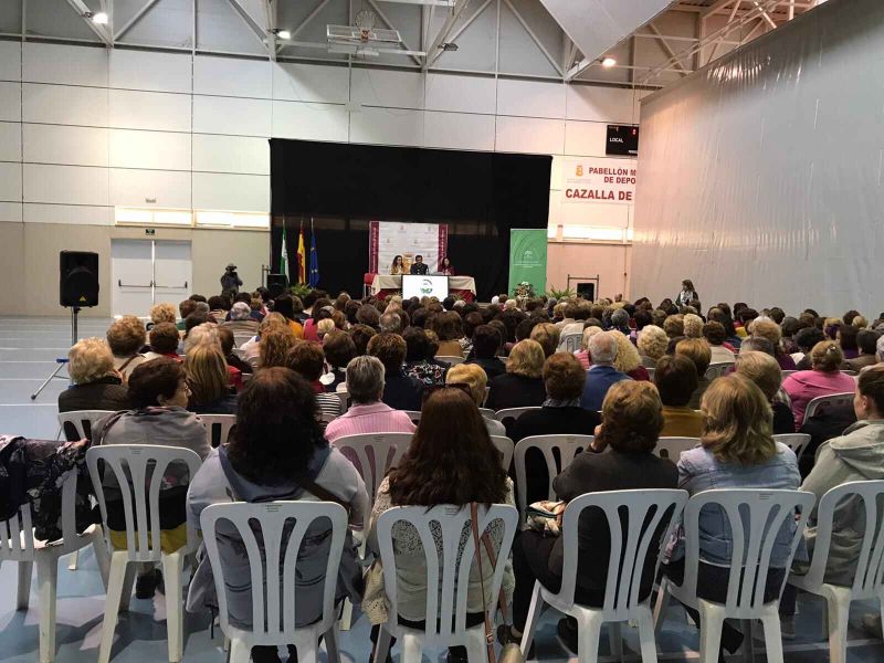 Un total de 350 mujeres rurales de la provincia se reúnen en Cazalla de la Sierra para analizar su presente y su futuro