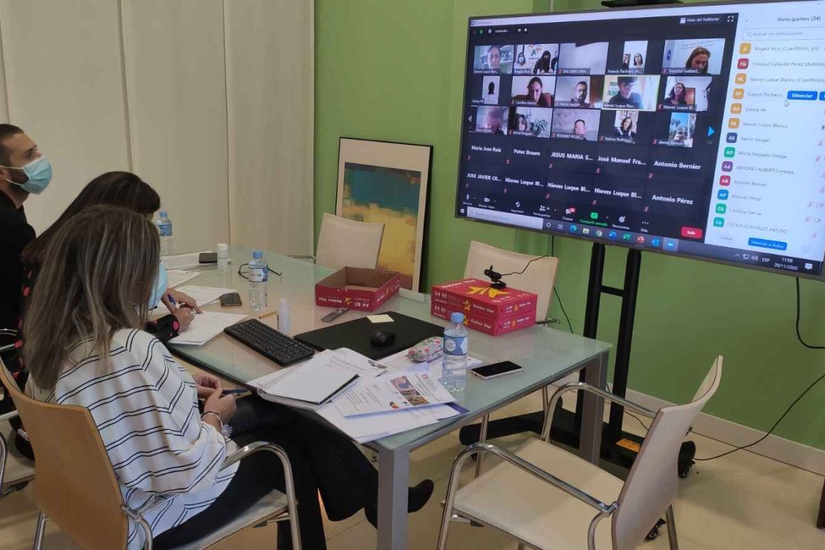 Una treintena de empresas se informan sobre las ayudas Leader del GDR del Condado de Huelva