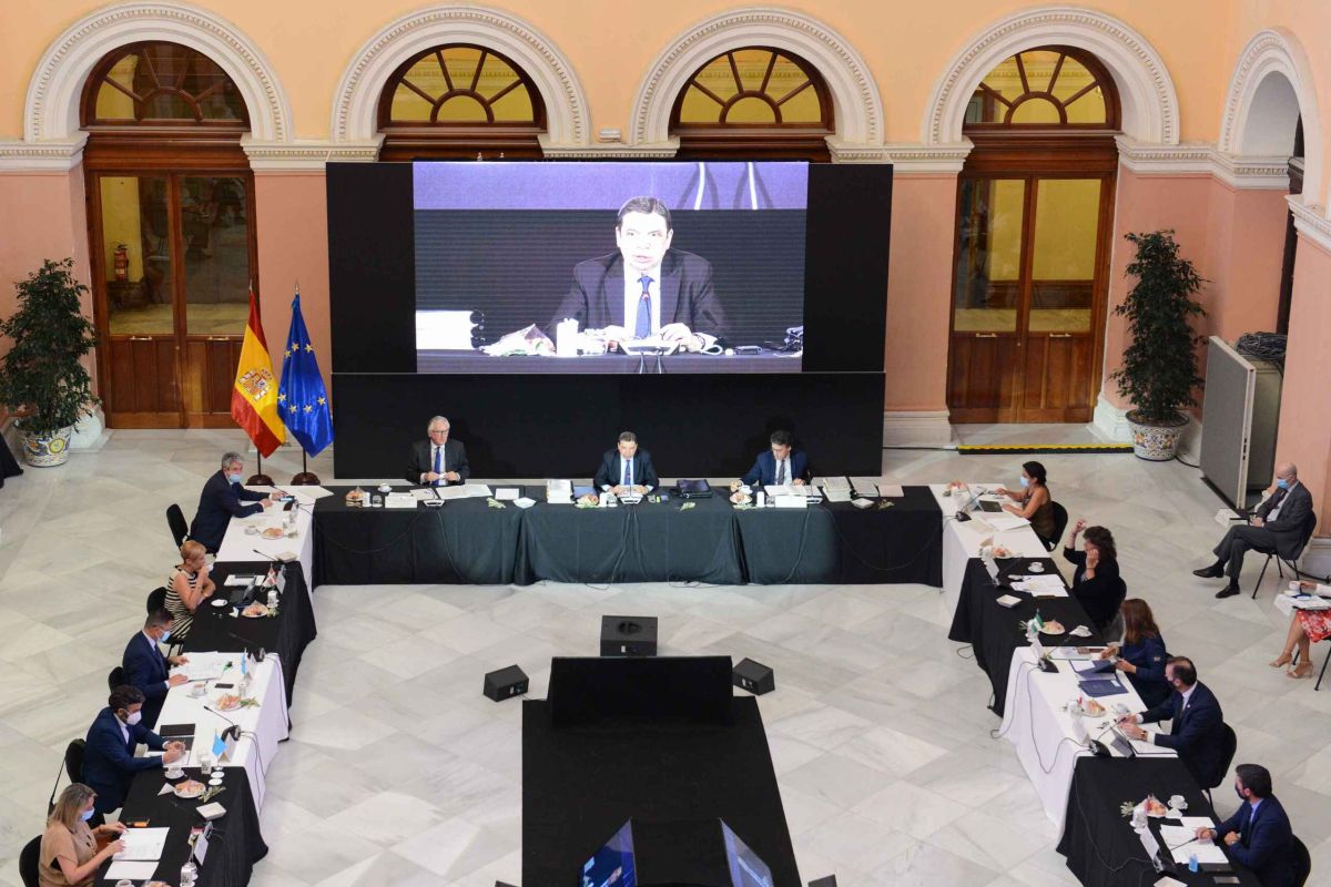 Luis Planas: “La PAC no es un fondo de compensación interterritorial, sino de ayuda a agricultores y ganaderos”