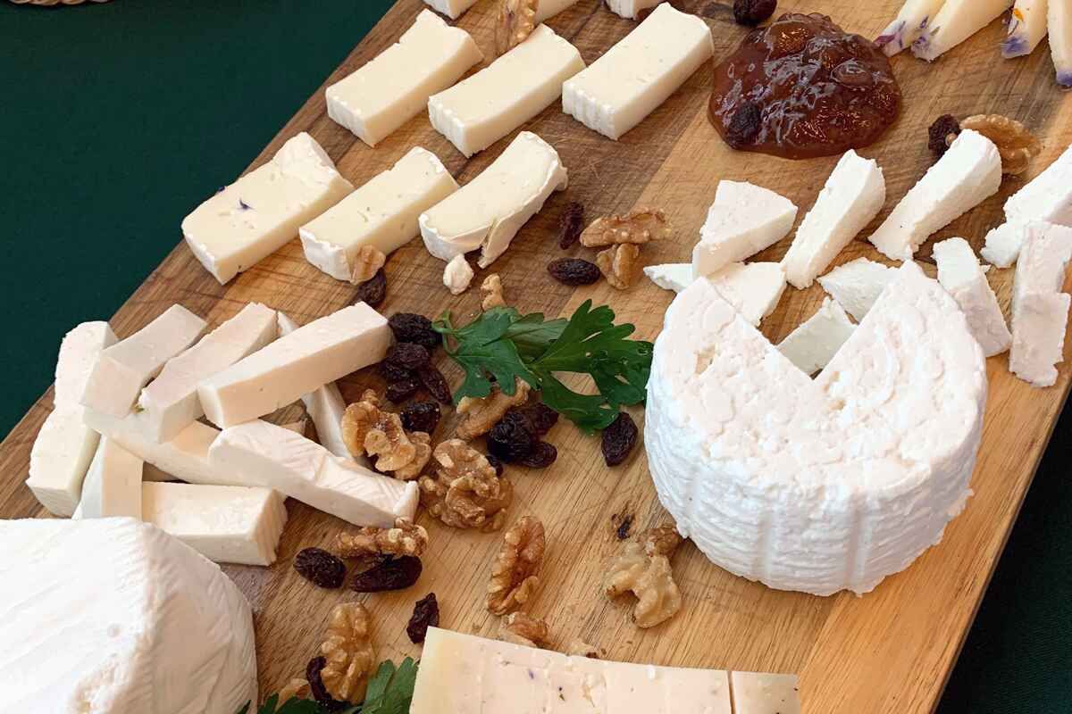 Sevilla acoge por segunda vez el Mercado de Quesos de Andalucía