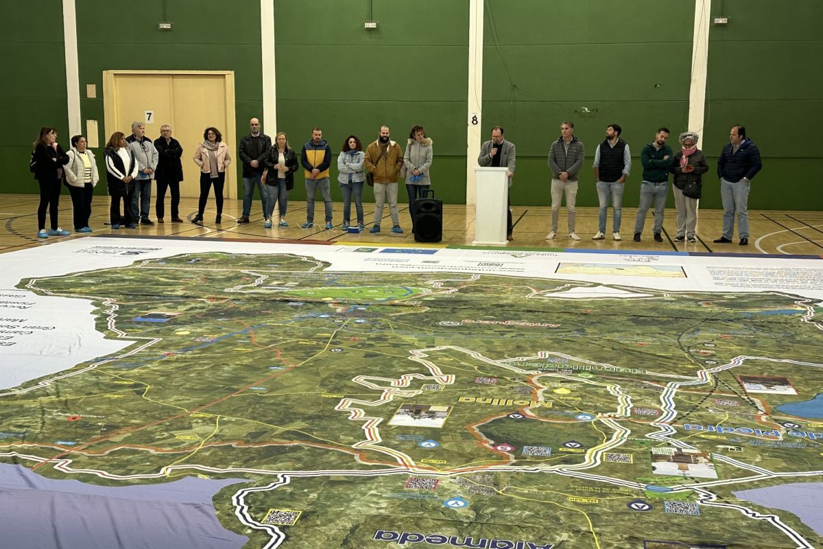 El GDR Antequera presenta un mapa gigante interactivo con los atractivos turísticos de la comarca