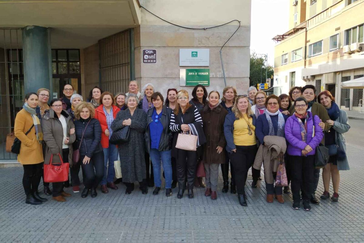 Las asociaciones sin subvención del Instituto Andaluz de la Mujer (IAM) se unen y exigen una rectificación