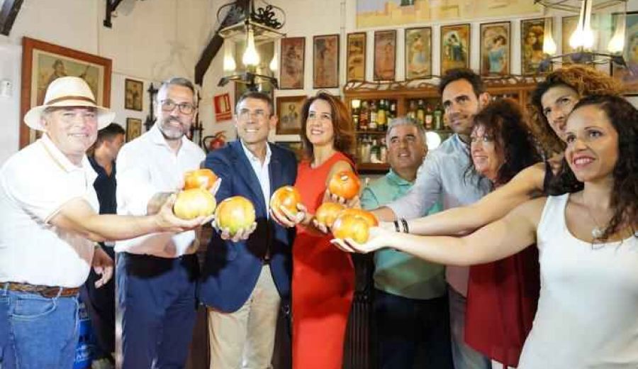 Restaurantes de Málaga celebran las jornadas del tomate Huevo de Toro del Valle del Guadalhorce