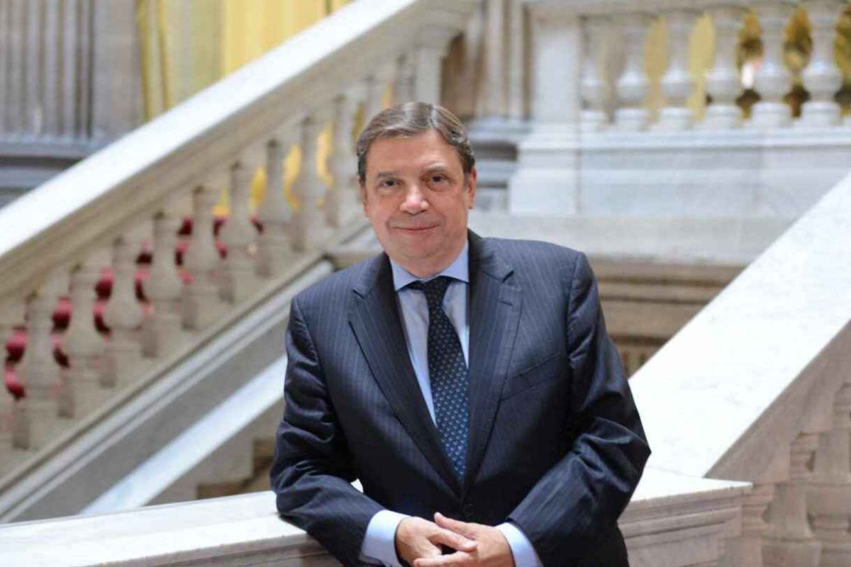 Luis Planas: “El mundo rural no es conservador, aunque Vox lo presente como atrasado”