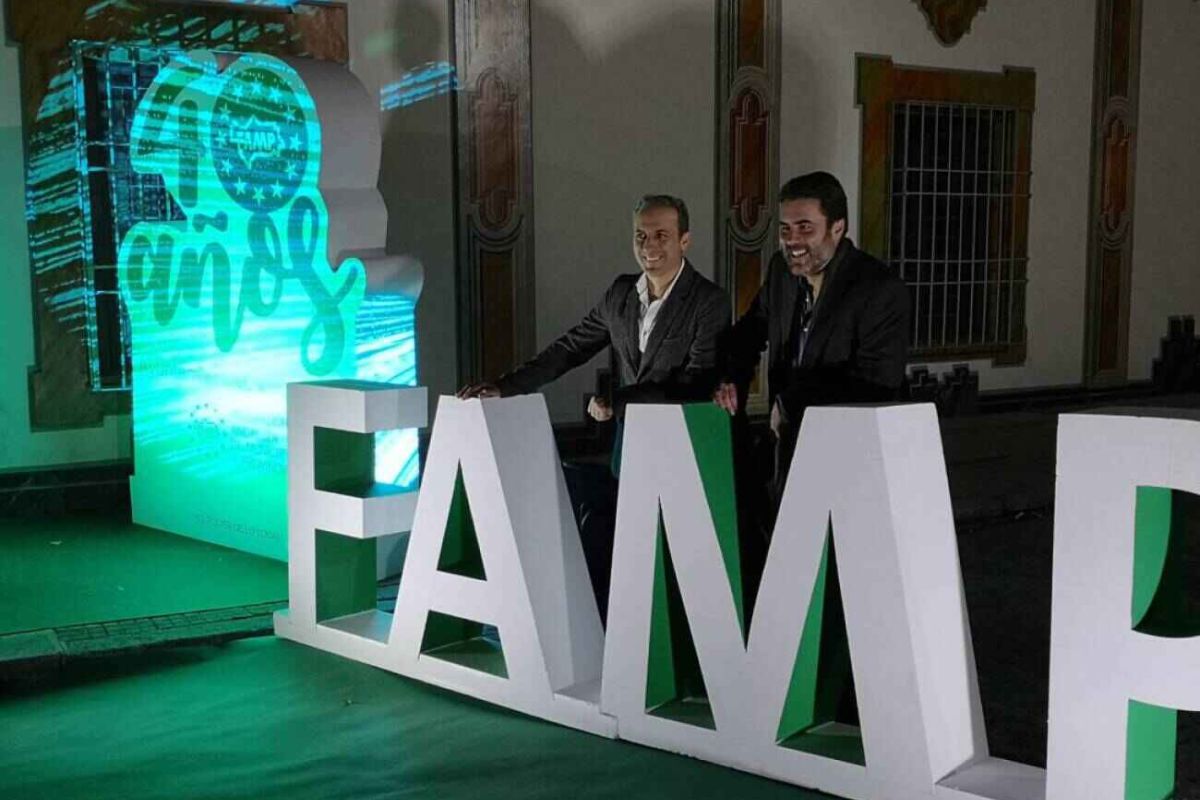 El Festival Bluescazorla recibe el premio ‘El poder de lo local, 40 años de Historia’ de la FAMP