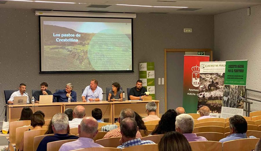 ARA participa en unas jornadas del Parque Natural de Sierra Mágina sobre desarrollo rural y ganadería extensiva