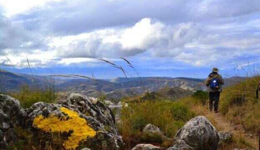 Correos elige el Arco Noreste de la Vega de Granada para promocionar el Camino Mozárabe