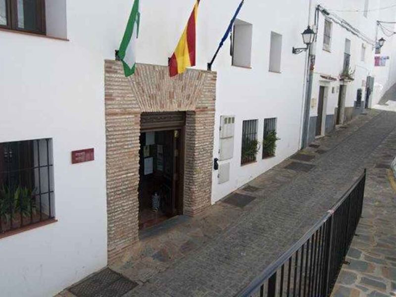 Persistencia en el olvido del mundo rural: La desaparición de los Registros Civiles Municipales