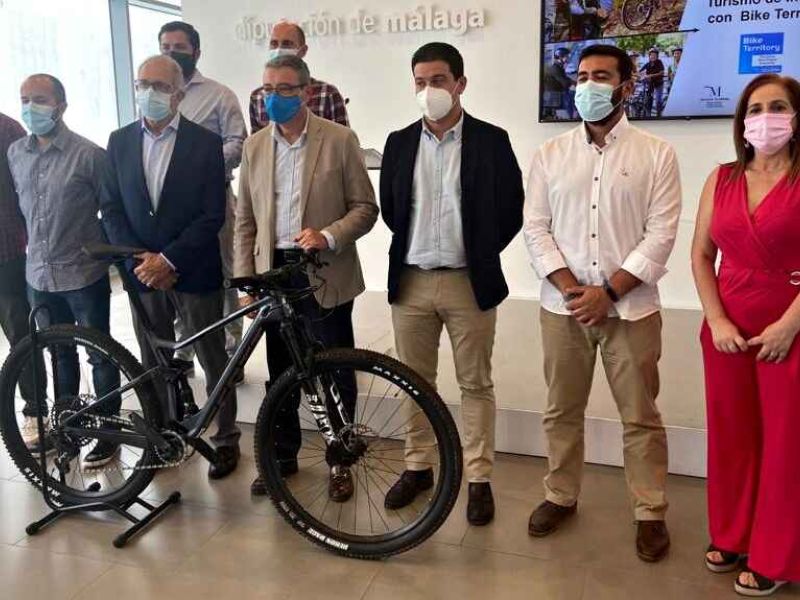 La Sierra Norte de Málaga, pionera en un proyecto que fomentará la bicicleta como recurso turístico