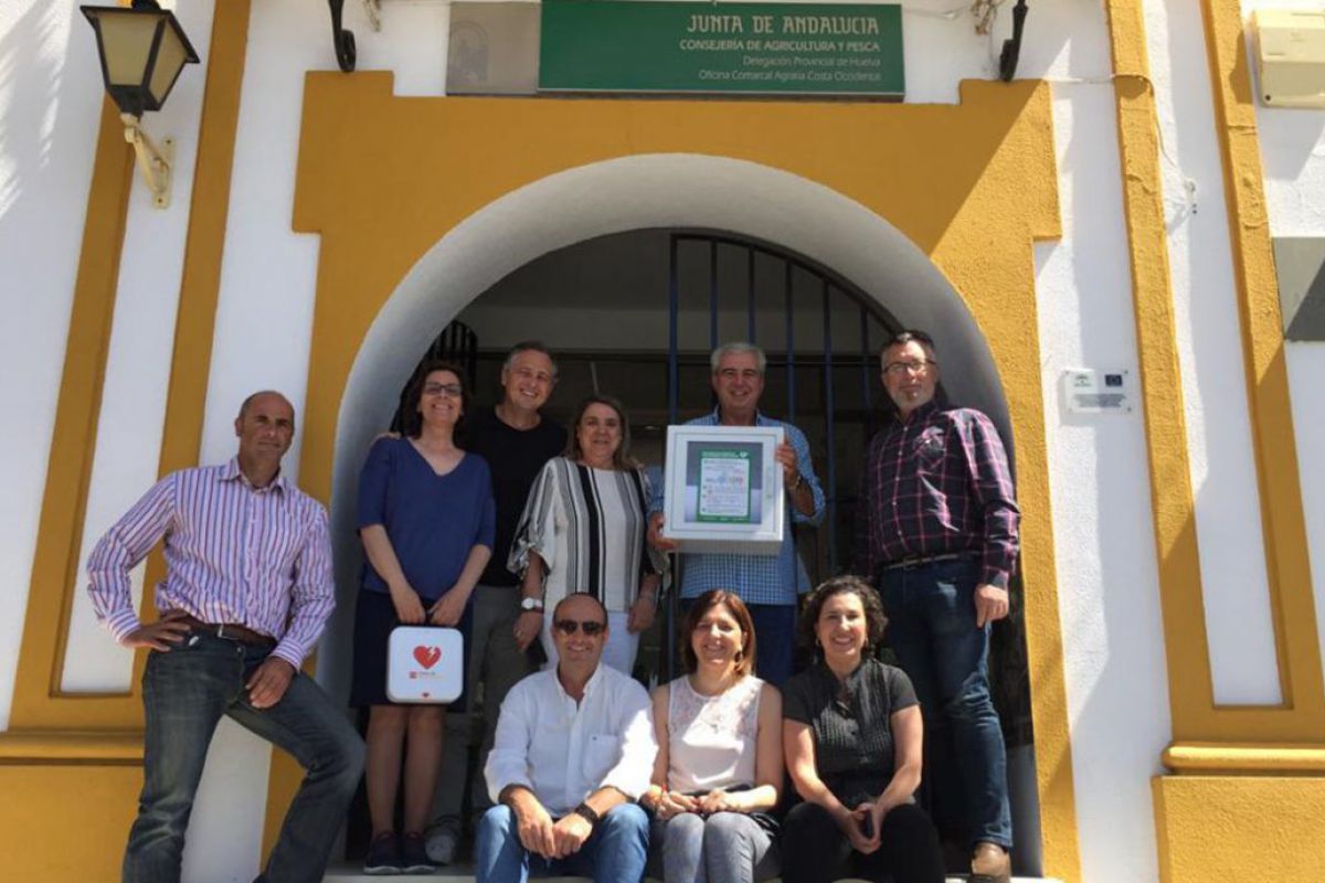 Andalucía apuesta por los espacios cardiosaludables en el medio rural e instala desfibriladores en las Oficinas Comarcales Agrarias andaluzas