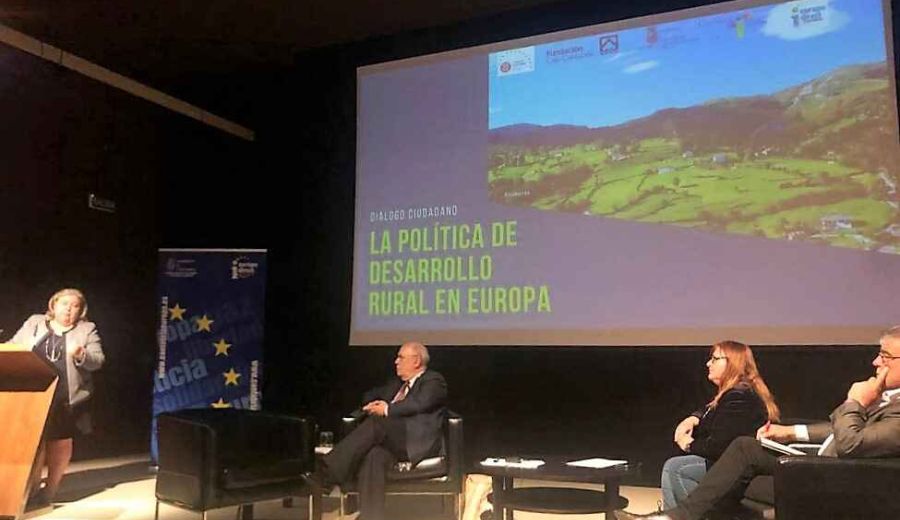 Clara Aguilera, vicepdta. Comisión de Agricultura y DR en el Parlamento Europeo: ” Es necesaria la convergencia de políticas y la coordinación entre fondos para abordar la despoblación rural”