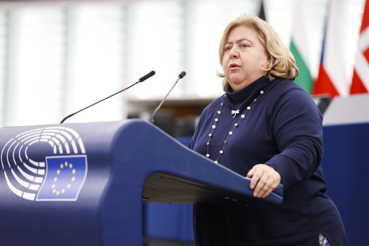 Clara Aguilera: «Necesitamos un compromiso firme de la UE para frenar la brecha generacional, digital y de género de las zonas rurales»