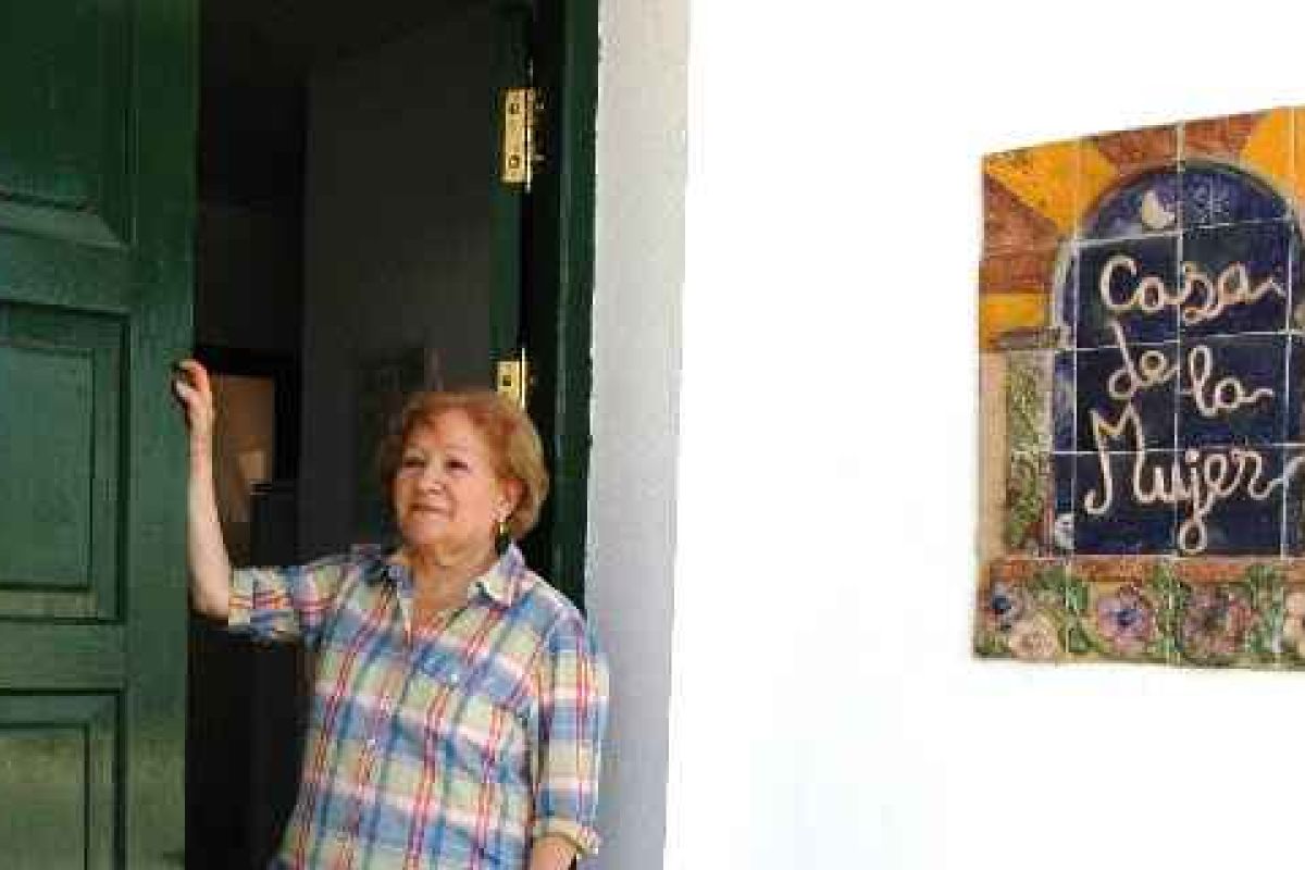 El IAM concede a Paqui Gago el Premio de Honor «Carmen Olmedo» por su activismo por las mujeres rurales