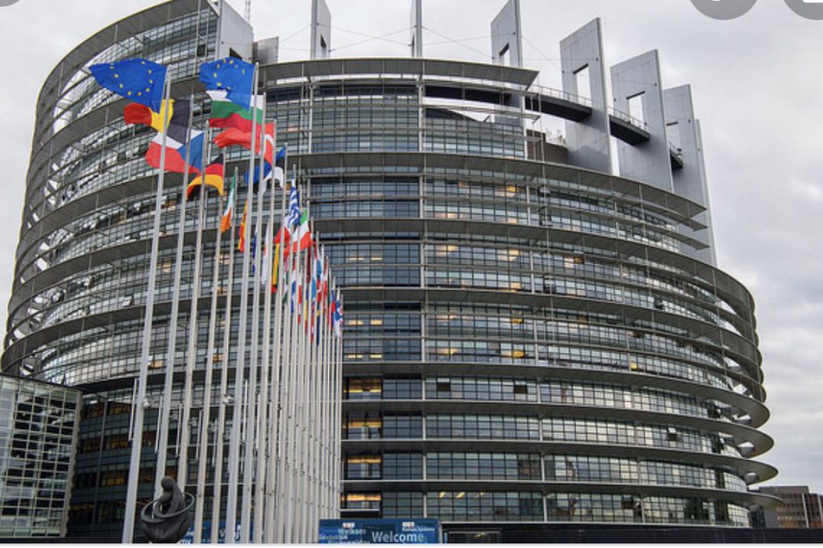 La Comisión Europea publica el Reglamento que permite modificar los PDR para integrar los fondos europeos de transición y recuperación en 2021 y 2022