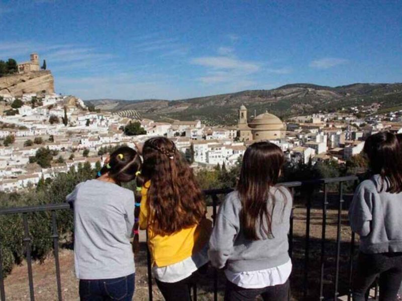 Turismo familiar en el Poniente Granadino y Alfanevada