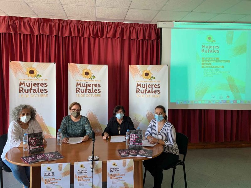Las mujeres rurales de Fuente de Piedra presentan el proyecto “Profesiones sin Género I”