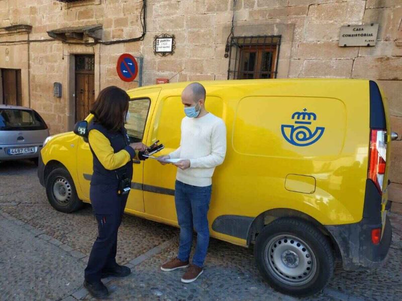 Correos digitalizará los 2.295 puntos de atención al público en zonas rurales