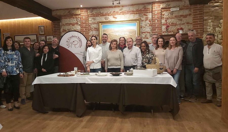 El Grupo de Desarrollo Rural Los Vélez busca que los restaurantes locales se conviertan en embajadores del cordero segureño