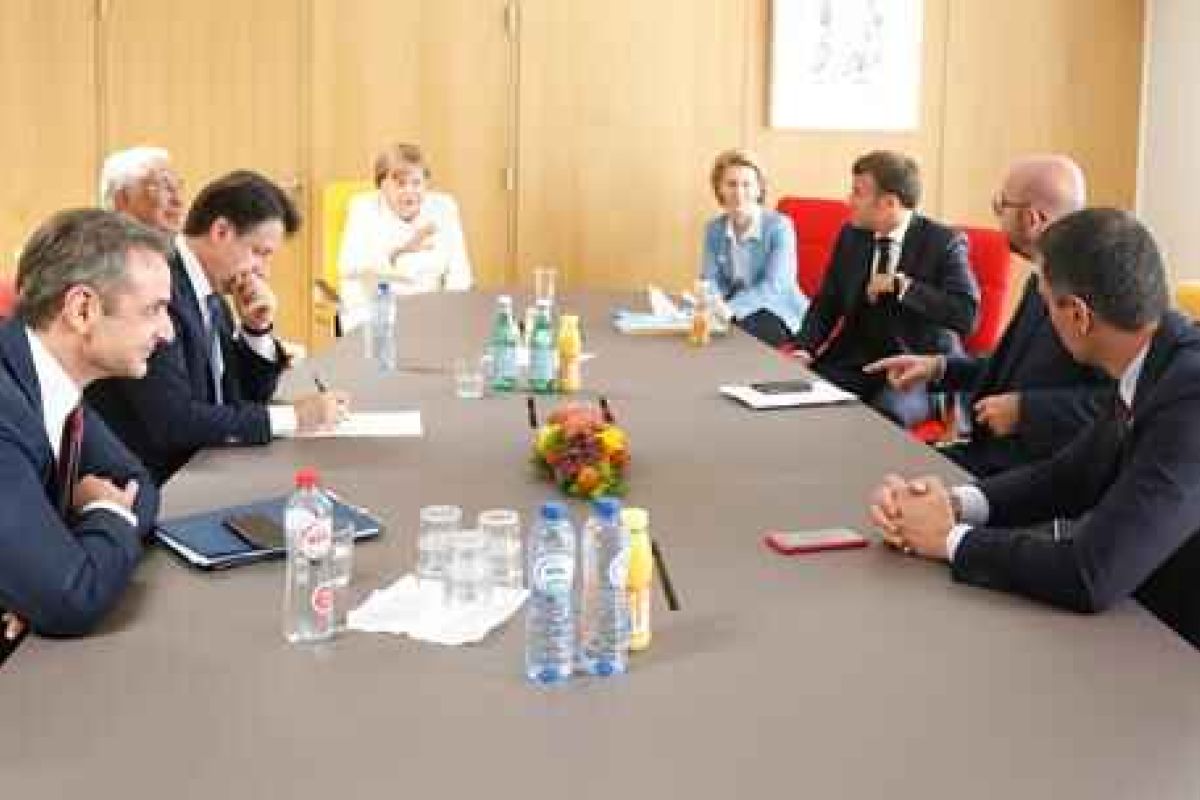 La UE pacta un salto histórico en su modelo presupuestario para frenar la crisis de la covid-19
