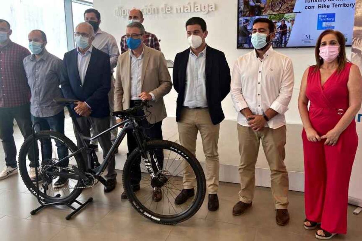 La Sierra Norte de Málaga, pionera en un proyecto que fomentará la bicicleta como recurso turístico