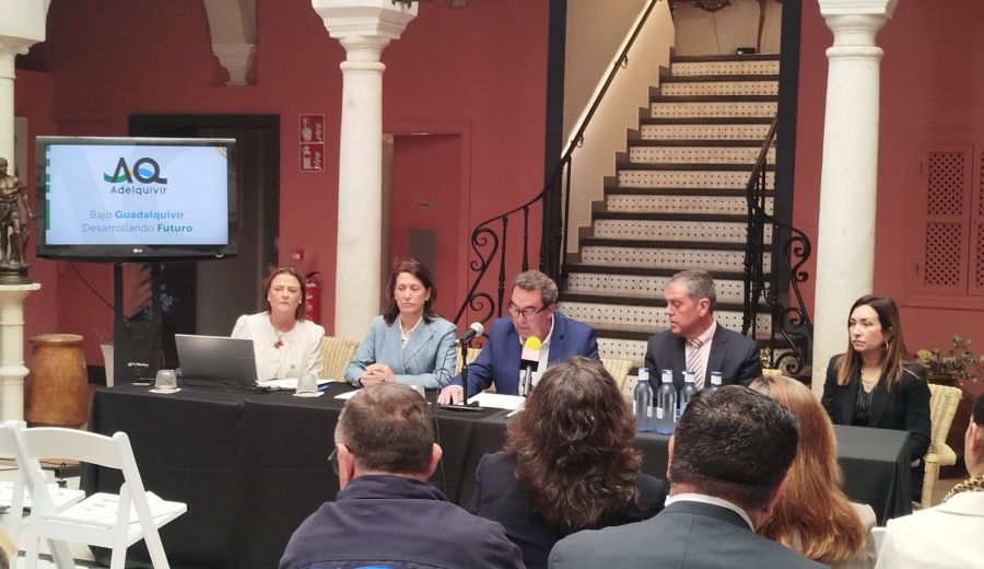 ADELQUIVIR y la Delegación Territorial refuerzan en Utrera el papel del programa LEADER en el desarrollo del Bajo Guadalquivir