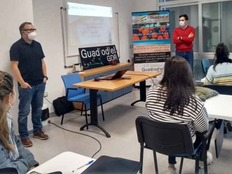 Diputación de Huelva imparte talleres para la búsqueda de empleo a los jóvenes becados con las HEBE Primera Oportunidad