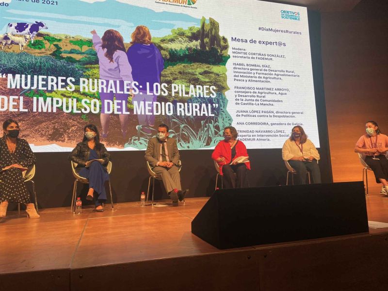La directora general de Desarrollo Rural, Innovación y Formación Agroalimentaria destaca el papel clave de las mujeres en la recuperación económica del medio rural