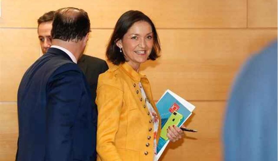 Reyes Maroto, ministra de Industria, Comercio y Turismo en funciones, reivindica la «vida de pueblo» y pide abordar «con urgencia» el reto demográfico