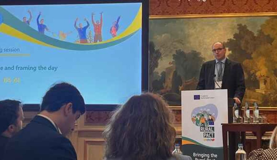 Los Grupos LEADER y la población local pueden desempeñar un papel importante como impulsores del Pacto Rural Europeo