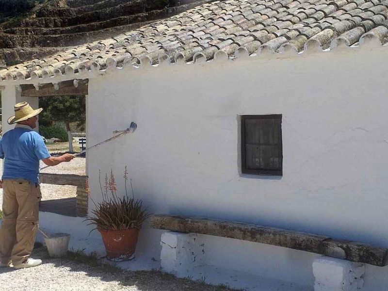 Así se fabrica la cal de Morón de la Frontera, Patrimonio Inmaterial de la Humanidad, en la Serranía Suroeste Sevillana