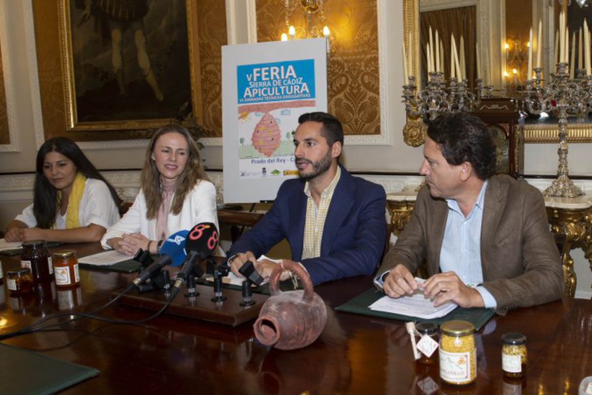 Prado del Rey (Sierra de Cádiz) reivindica la importancia de la industria de la miel en la provincia