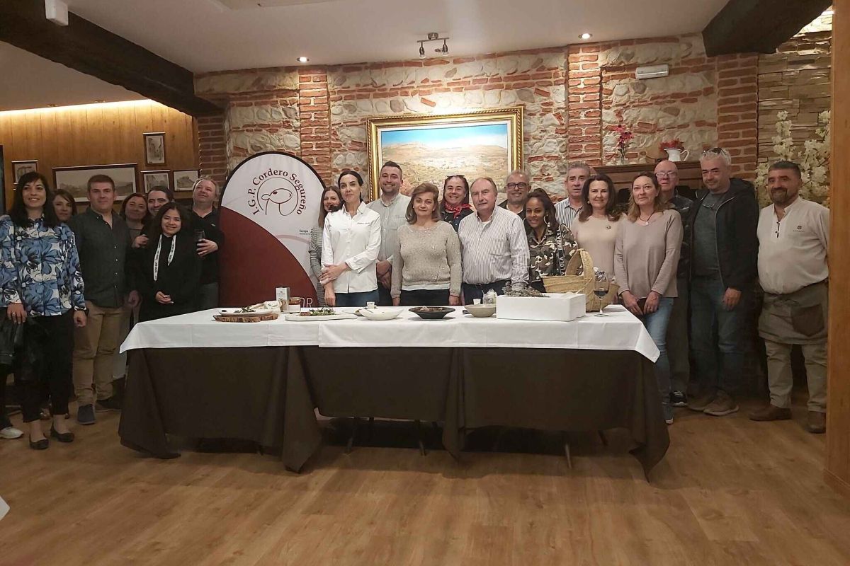 El Grupo de Desarrollo Rural Los Vélez busca que los restaurantes locales se conviertan en embajadores del cordero segureño