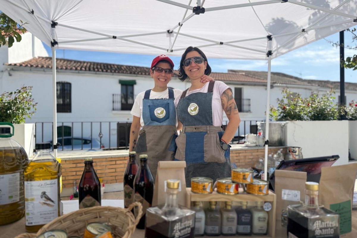 Arroyomolinos de León se vuelca con la producción local y artesana de la Sierra de Huelva