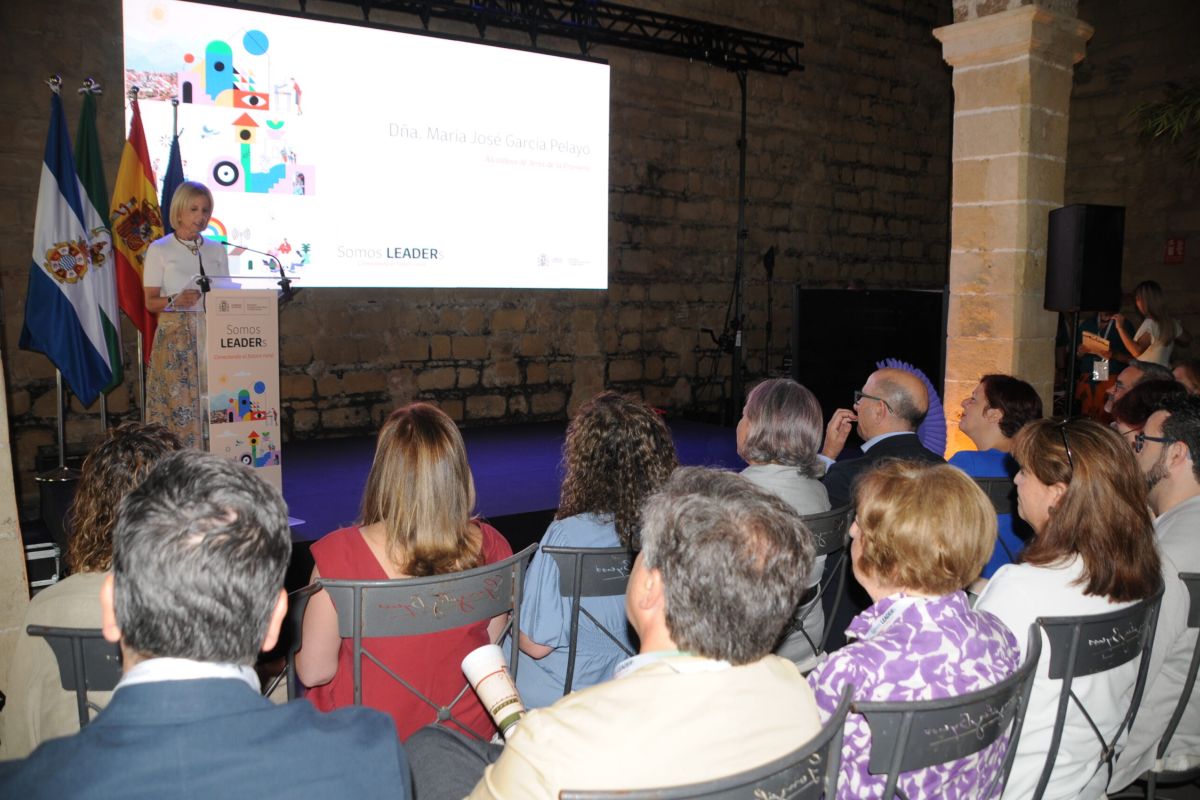 La presidenta de la FEMP tiende la mano a los Grupos de Acción Local de España para seguir reivindicando el desarrollo rural y una financiación justa para todos los territorios