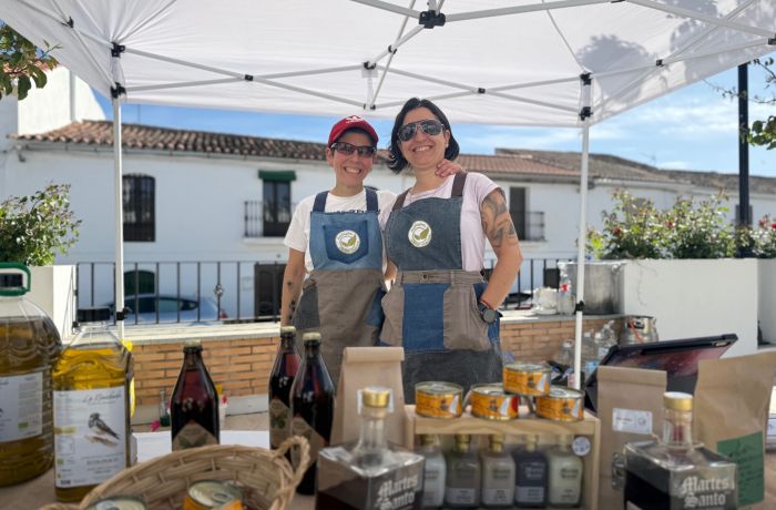 Arroyomolinos de León se vuelca con la producción local y artesana de la Sierra de Huelva
