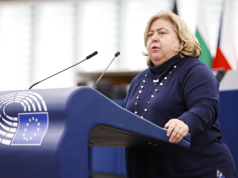 Clara Aguilera: «Necesitamos un compromiso firme de la UE para frenar la brecha generacional, digital y de género de las zonas rurales»